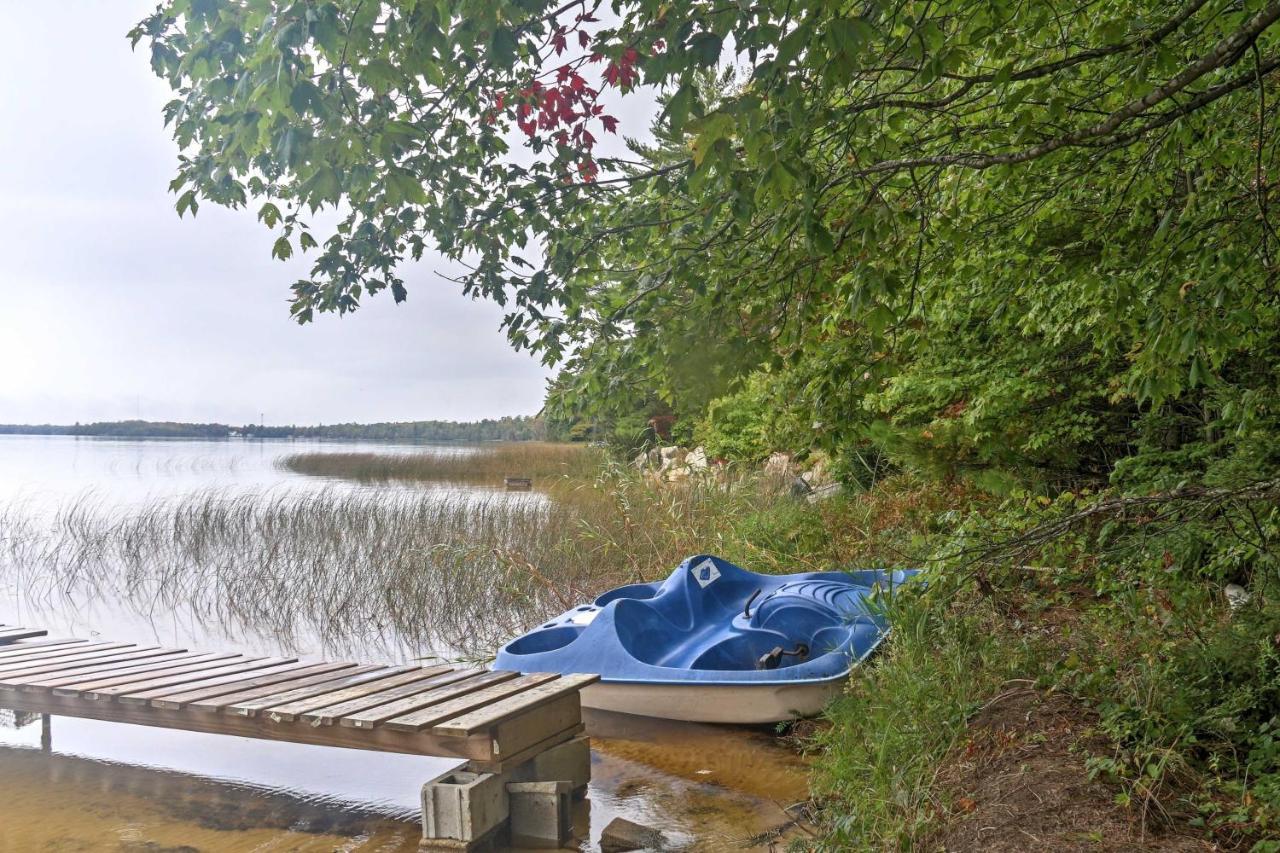 Gould City Lakefront Hideaway With Dock And Rowboat!ヴィラ エクステリア 写真